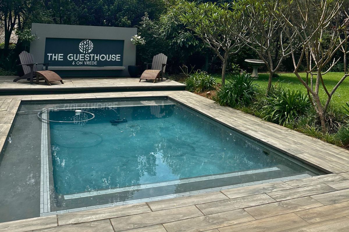 New Sparkling Pool Image